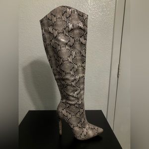 Modern Rush Snakeskin knee high boots size 7